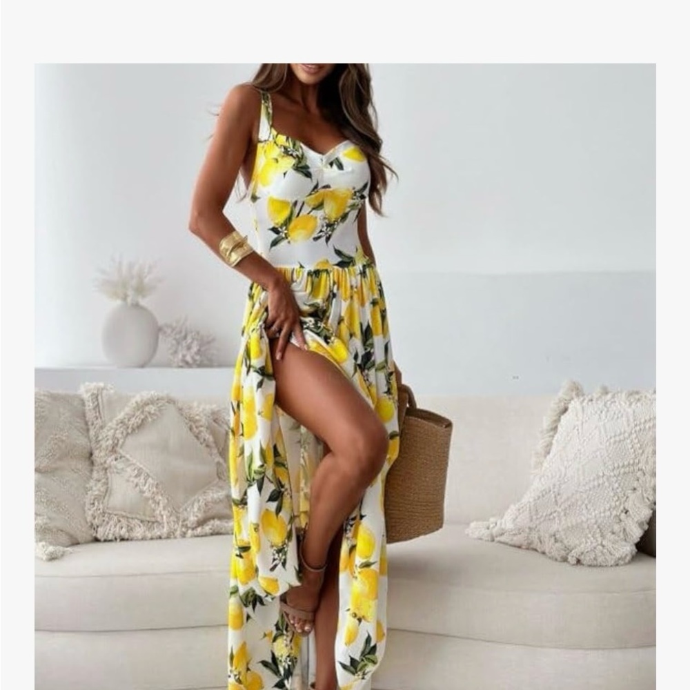 NWOT Lemon Print Maxi Dress
Never worn
🍋🍋🍋🍋 - Picture 2 of 10